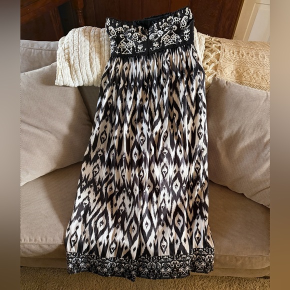 Paula Jain Black and White Maxi Dress - perfect for Stagecoach! - Picture 5 of 10
